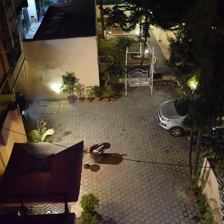 Hotel Siraaj Lalitpur Extérieur photo