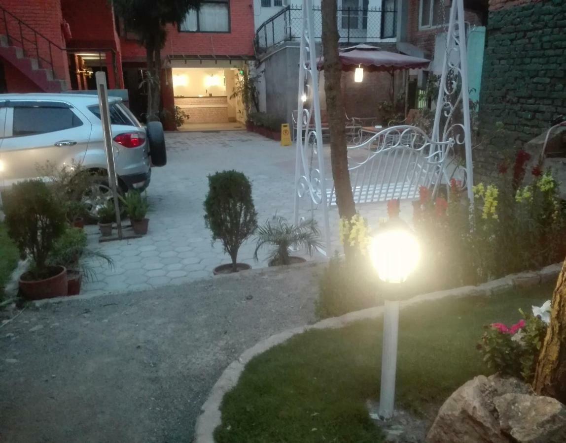 Hotel Siraaj Lalitpur Extérieur photo