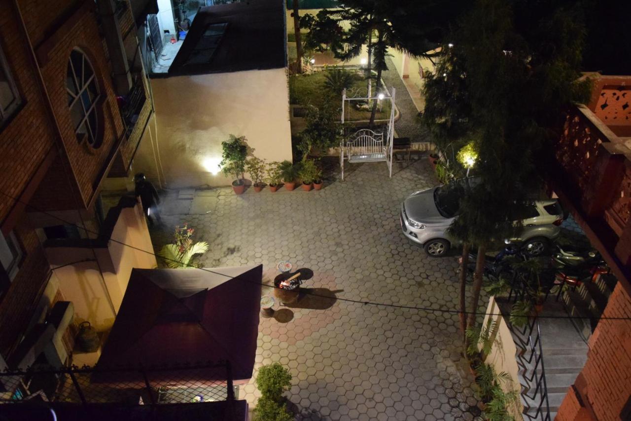 Hotel Siraaj Lalitpur Extérieur photo