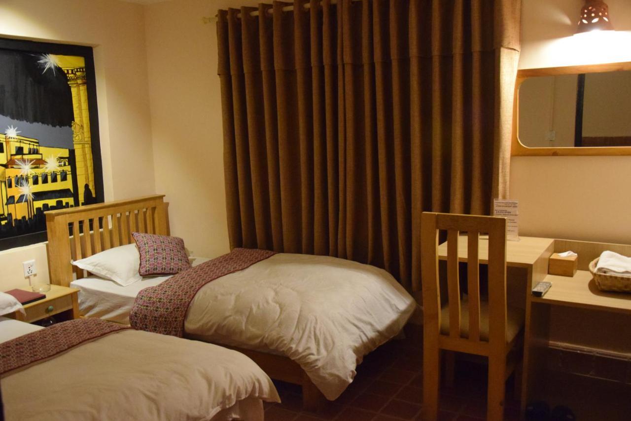 Hotel Siraaj Lalitpur Extérieur photo