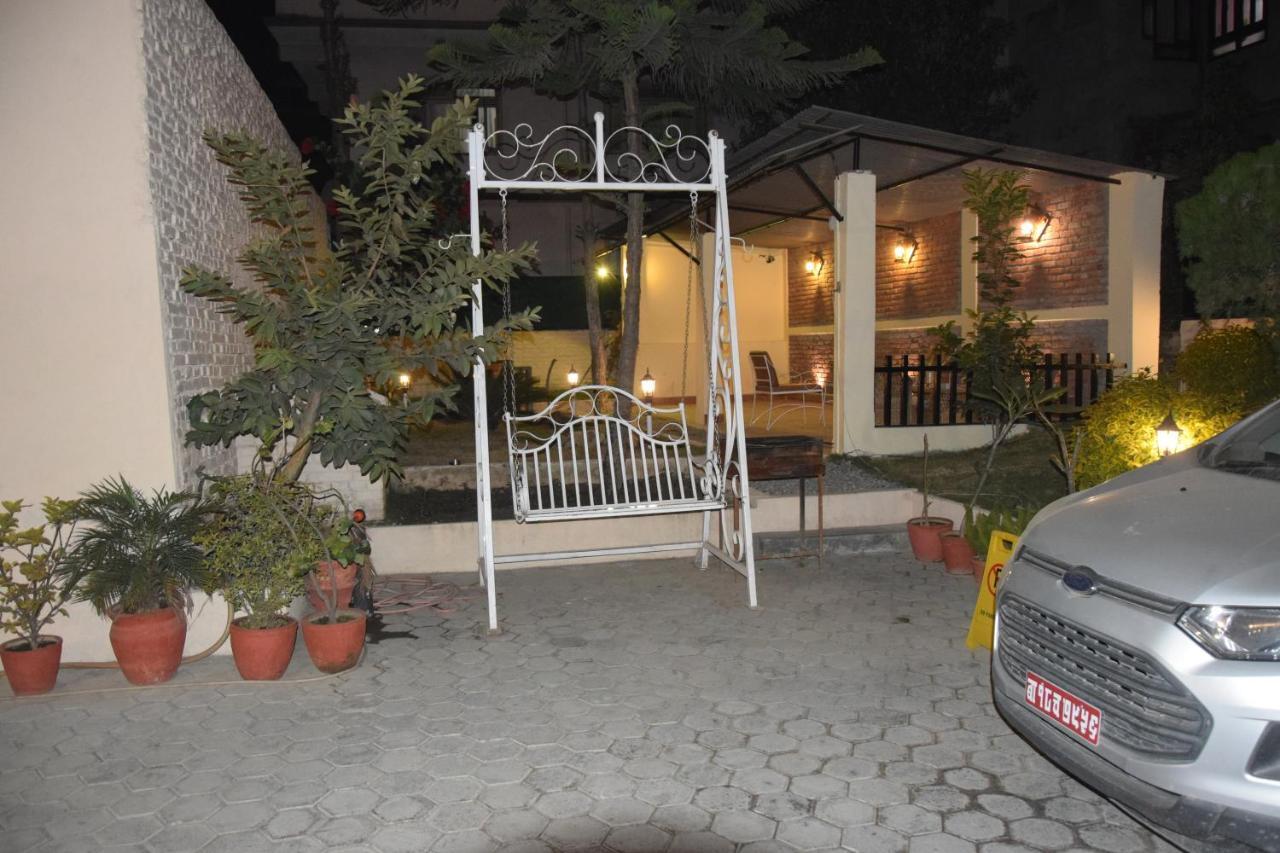 Hotel Siraaj Lalitpur Extérieur photo